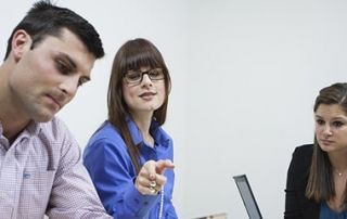 como compartir información en el trabajo en equipo